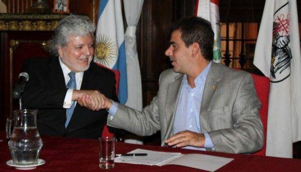 La legislatura firma Convenio de Cooperaci�n con Lima