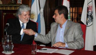 La legislatura firma Convenio de Cooperaci�n con Lima