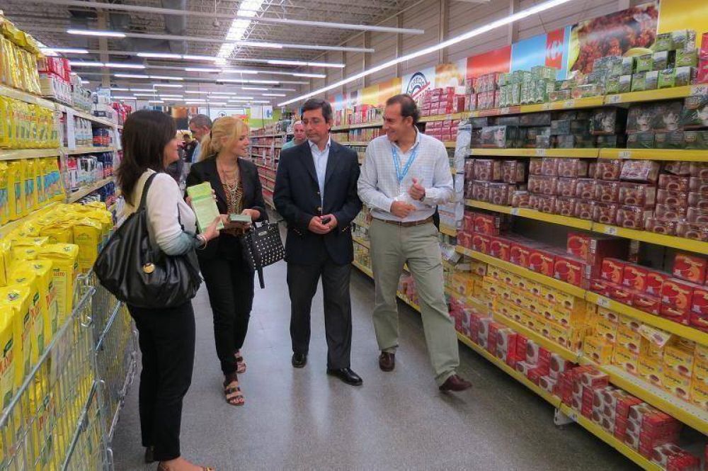 El titular de Defensa del Consumidor recorri� supermercados y habl� con la gente