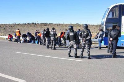 Incautaron armas, marihuana y coca�na en camionetas de UOCRA