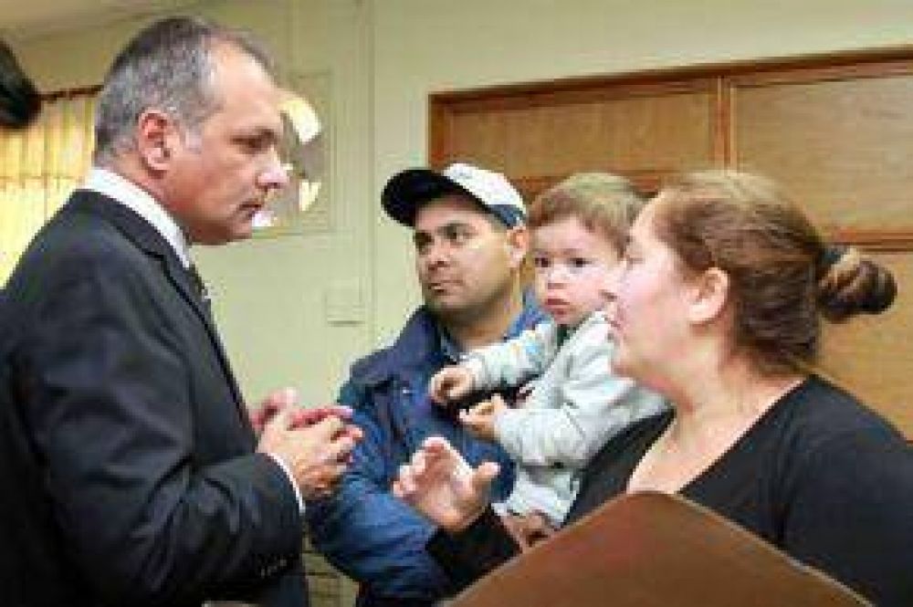 Buzzi En Una Reuni�n De La Mesa Chica De Gobernadores Kirchneristas
