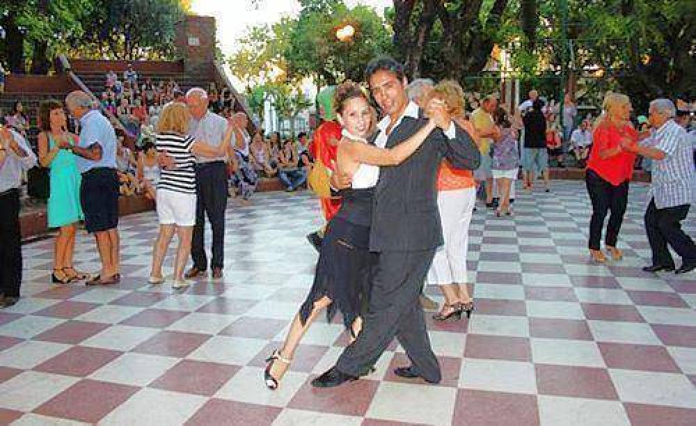 Este domingo vuelve la Milonga callejera a Mart�nez