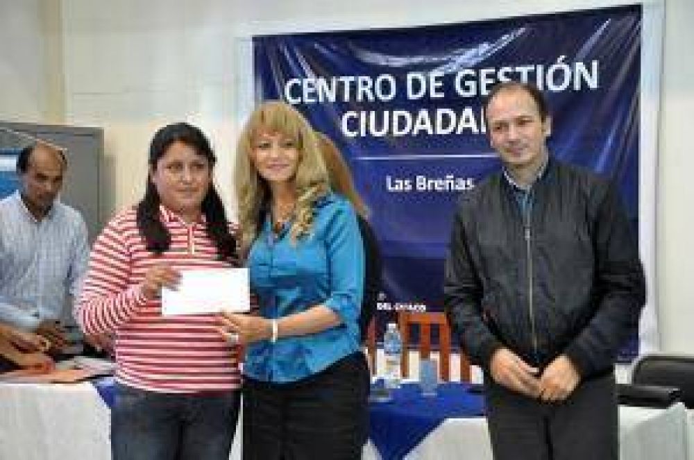 Desarrollo Social entreg� microcr�ditos por $ 90 mil a emprendedores