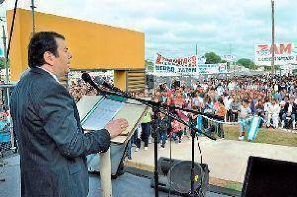 El gobierno proyecta obras h�dricas vitales para la provincia