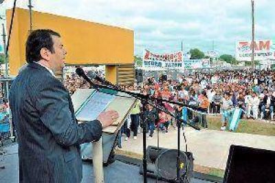 El gobierno proyecta obras h�dricas vitales para la provincia