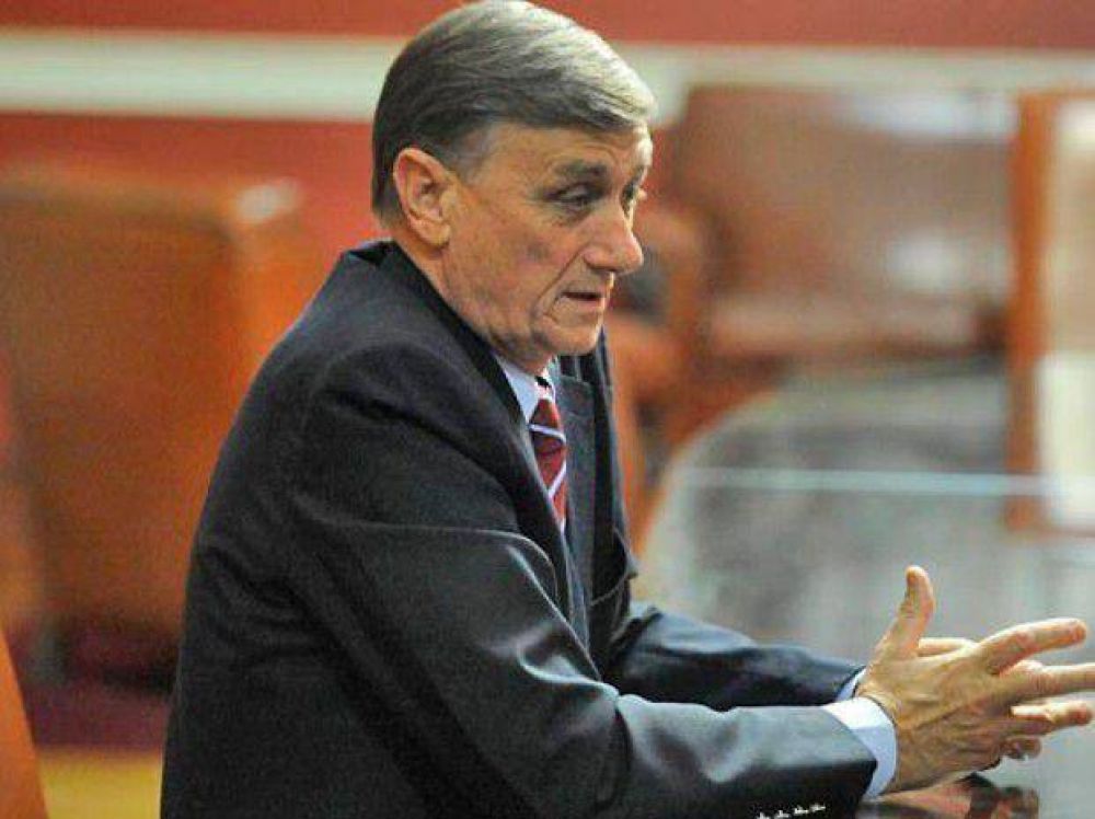 Binner sostuvo que "El gobierno divide todo lo que toca para poder reinar"