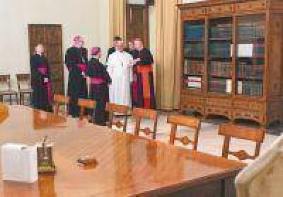 El Vaticano neg� que Bergoglio tuviera v�nculos con la dictadura