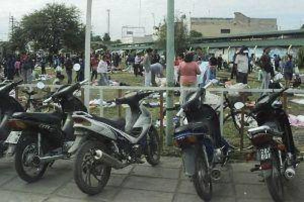 La venta informal de ropa volvi� a salirse de control en pleno centro