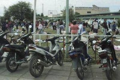 La venta informal de ropa volvi� a salirse de control en pleno centro