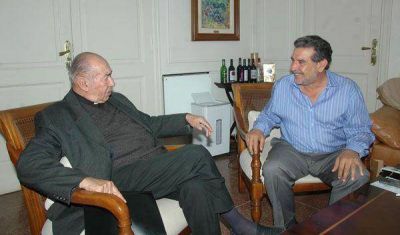 Beder mantuvo una reuni�n con el obispo y ambos destacaron al Papa Francisco