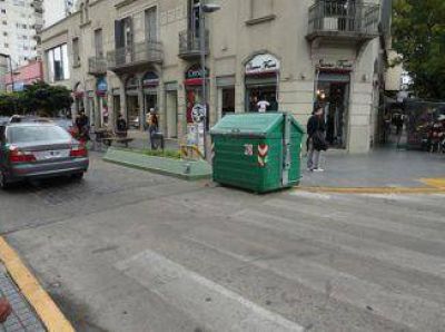 Bernal con basura: El sistema de contenedores funciona con normalidad