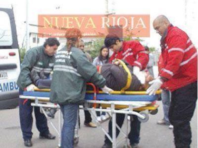 Una motociclista con lesiones al chocar con una moto que habr�a girado en �U�