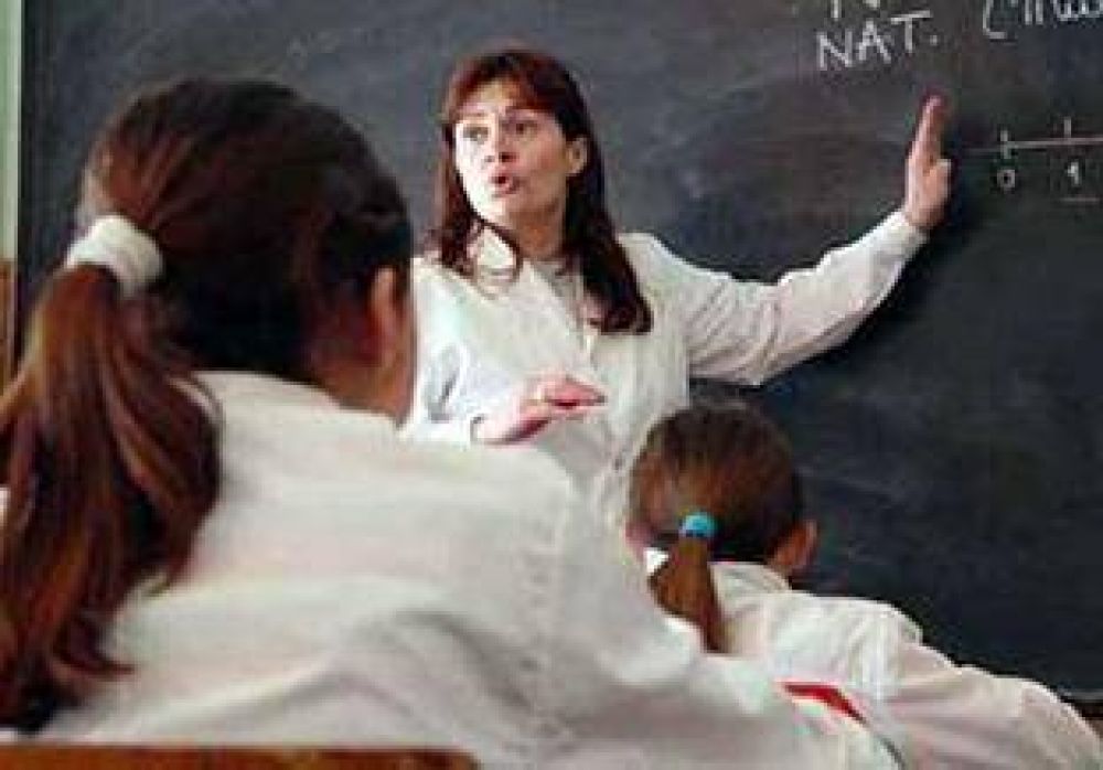 Los docentes seguir�n de paro.	 	 