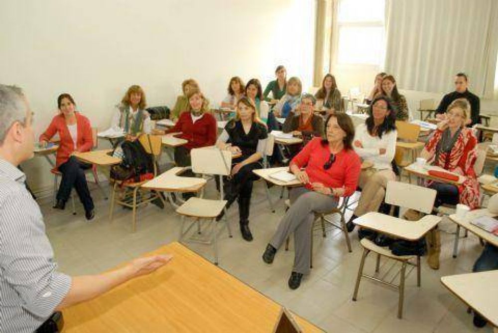 Cursos de posgrado 2013 en la UNNOBA 	  
