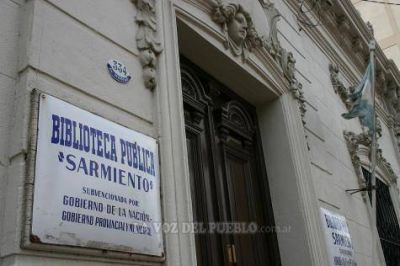 Homenaje a la mujer en la Biblioteca Sarmiento