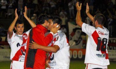 Guaran� sigue con la racha ganadora y esta vez derrot� a Racing en Villa Sarita