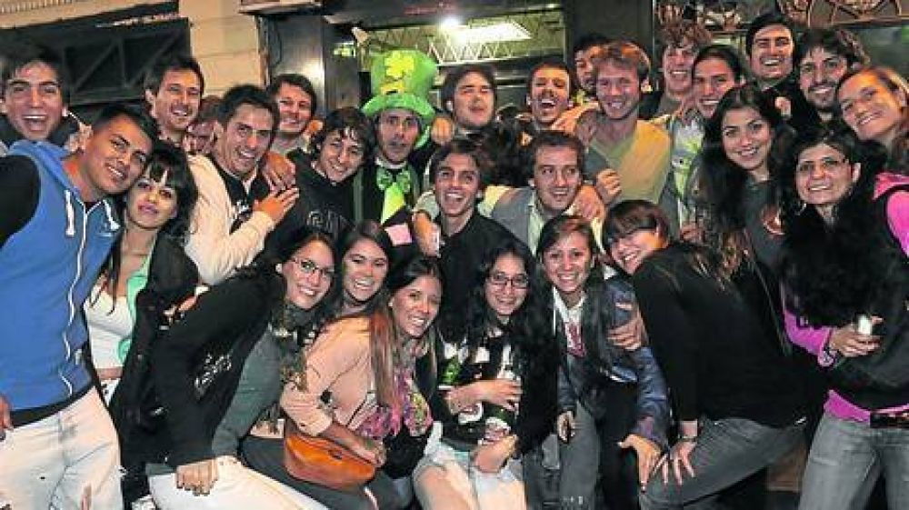 La otra celebraci�n: litros de cerveza en pubs del Bajo