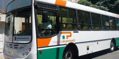 Radicales presentan su propio proyecto de boleto estudiantil gratuito	