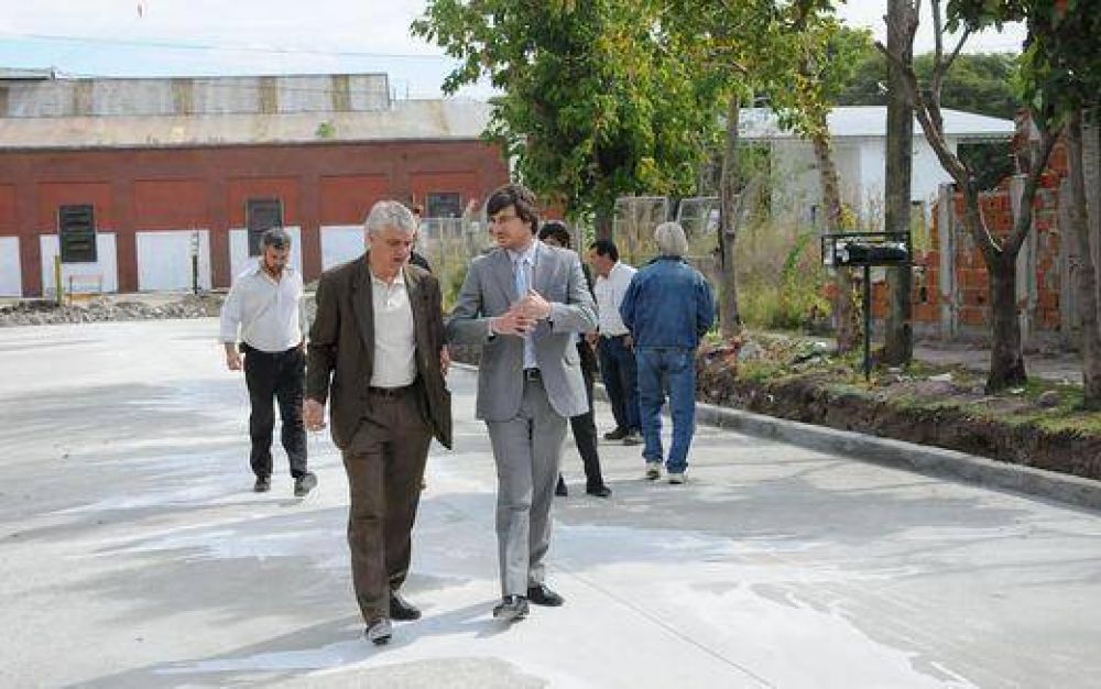 Lucas Ghi recorri� obras de asfaltos en Haedo