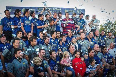 Famosos y deportistas jugaron al rugby con un fin solidario en Tigre