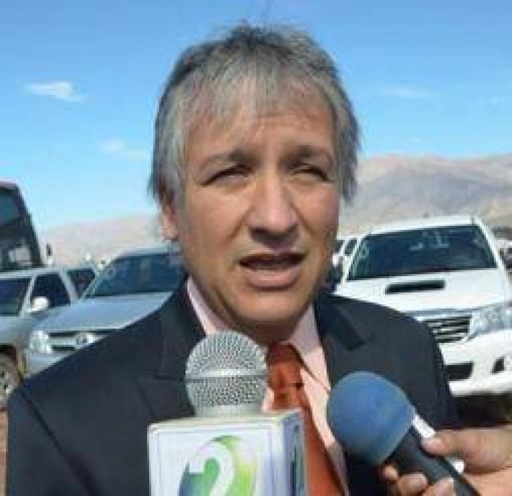 Naci�n aporta m�s de $100 millones para obra p�blica en municipios