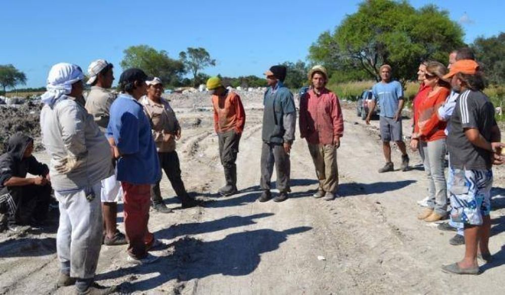 Disposici�n de residuos en Maria Sara: el Municipio desarrolla programas para contener a los recuperadores y a sus hijos