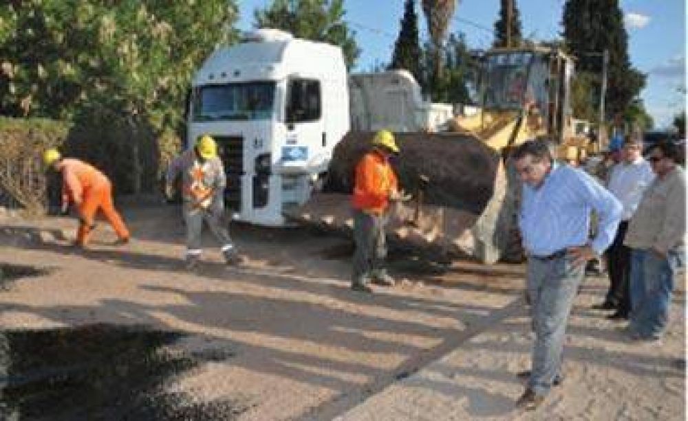 Inspeccionan obras de asfaltado en la ciudad