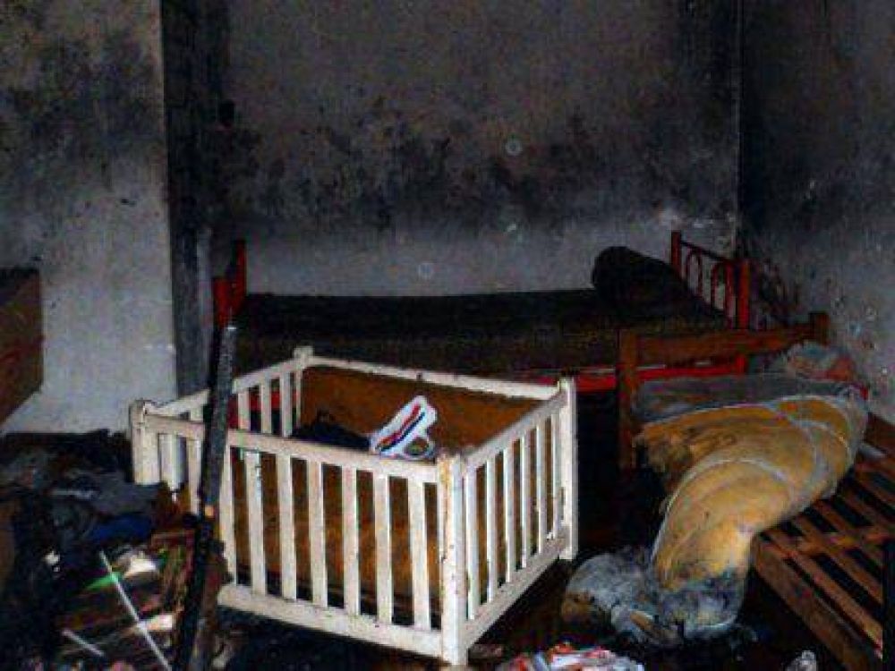 Un voraz incendio dej� como saldo dos ni�os quemados 
