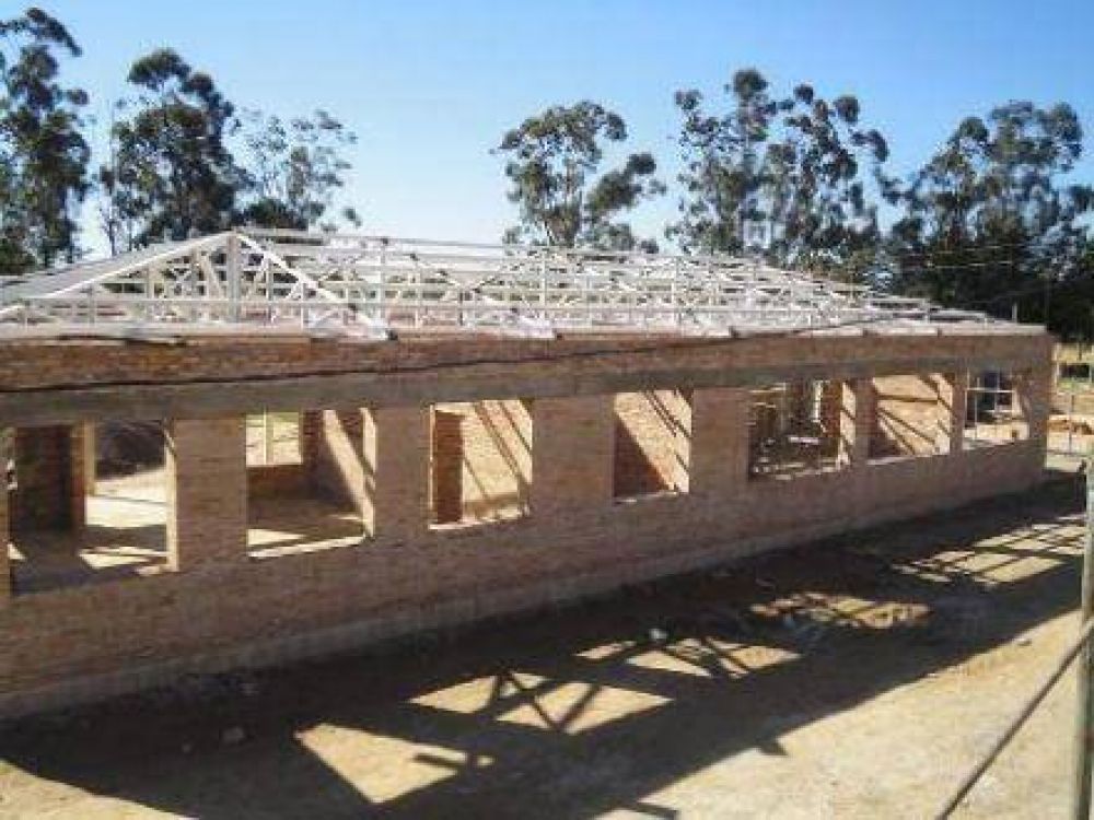 Jofr�: "Hay m�s de cien establecimientos escolares donde se trabaja y 17 para iniciar obras" 