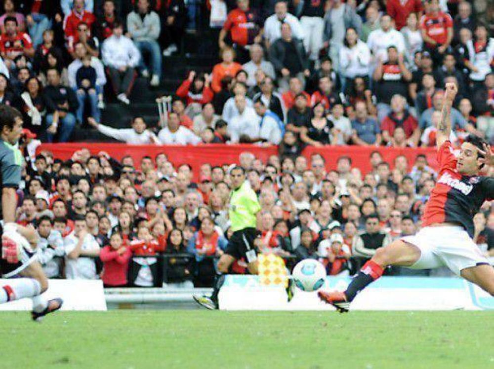 La mano que vale, la del Tata: Newell's logr� una victoria resonante ante River