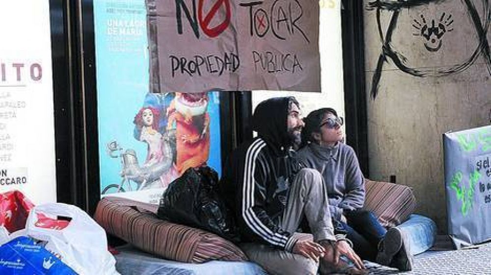 El conflicto por la sala Alberdi ya afecta al Teatro San Mart�n