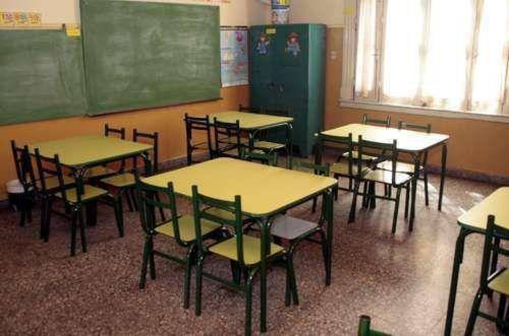 Docentes locales paran desde hoy y ma�ana marchan en el centro