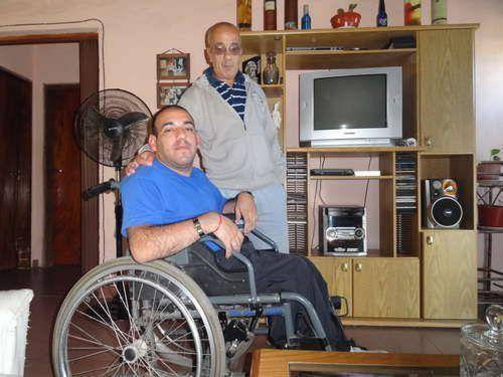 Es discapacitado, est� en silla de ruedas, y no consigue que ning�n remis lo lleve