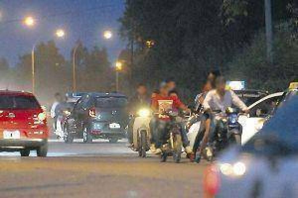 Los heridos en peleas y accidentes desbordan los servicios de urgencia