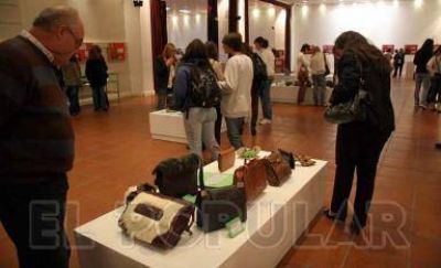 Con gran �xito contin�a la muestra de carteras