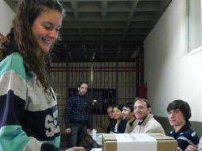 Elecciones 2013: Registros civiles abren los s�bados para tramitar DNI 14 a�os