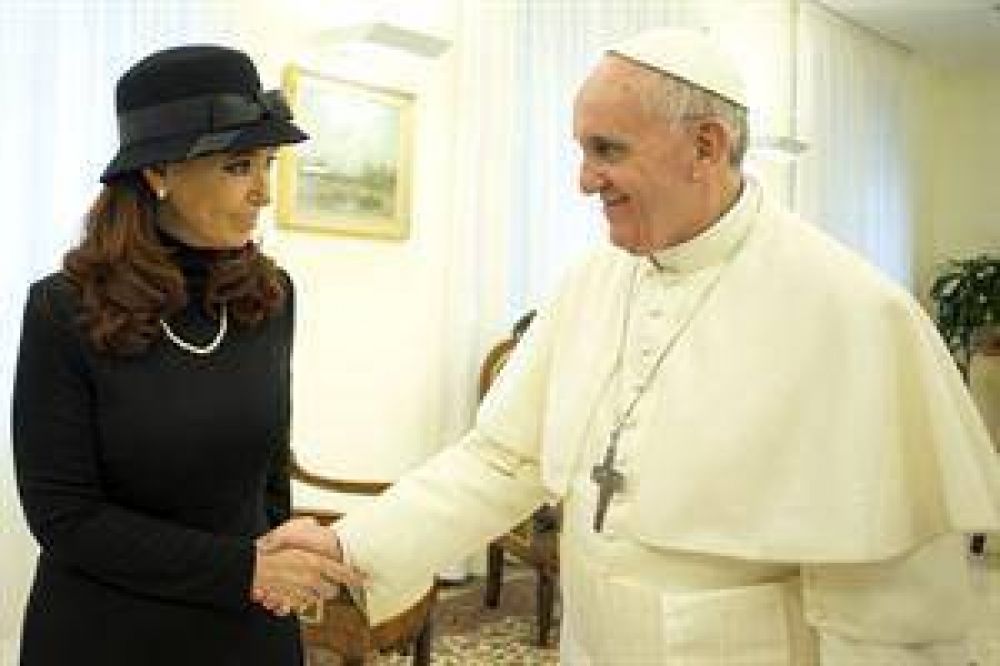 Tras el almuerzo, Cristina Kirchner elogia al papa Francisco y destaca "su sencillez"