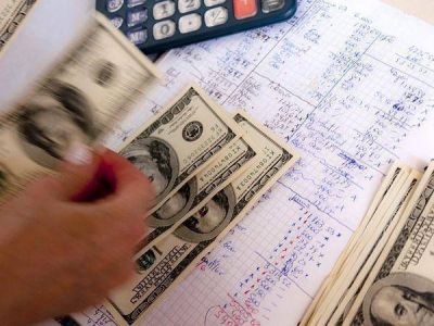 El d�lar "libre" subi� tres centavos y alcanz� otro precio m�ximo, a $8,08