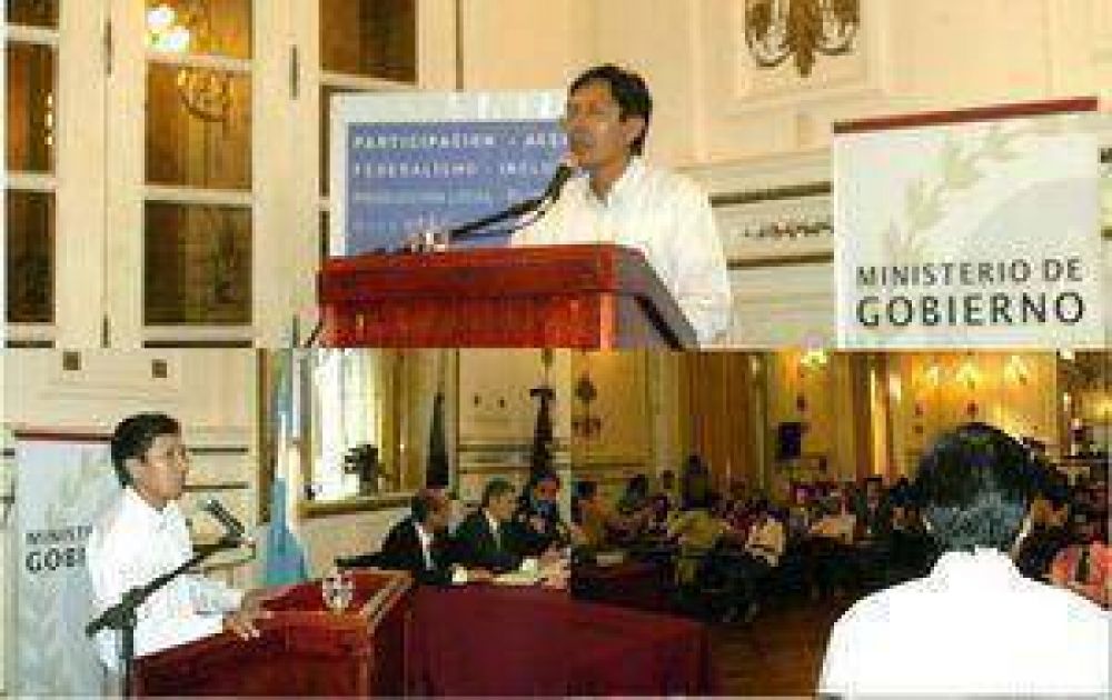 El candidato a Diputado Nacional Dante Aucapi�a particip� en el debate sobre la Ley de Comunicaci�n. 