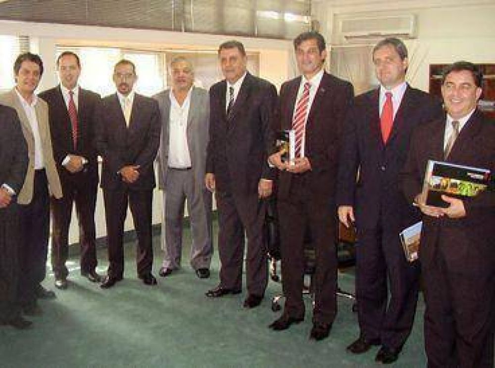 Inter�s brasilero en exportar productos salte�os. 