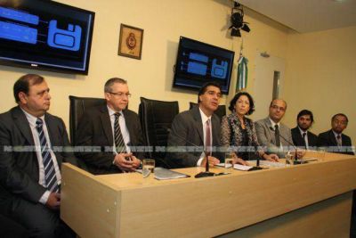 Habr� asueto parcial por la asunci�n de Francisco