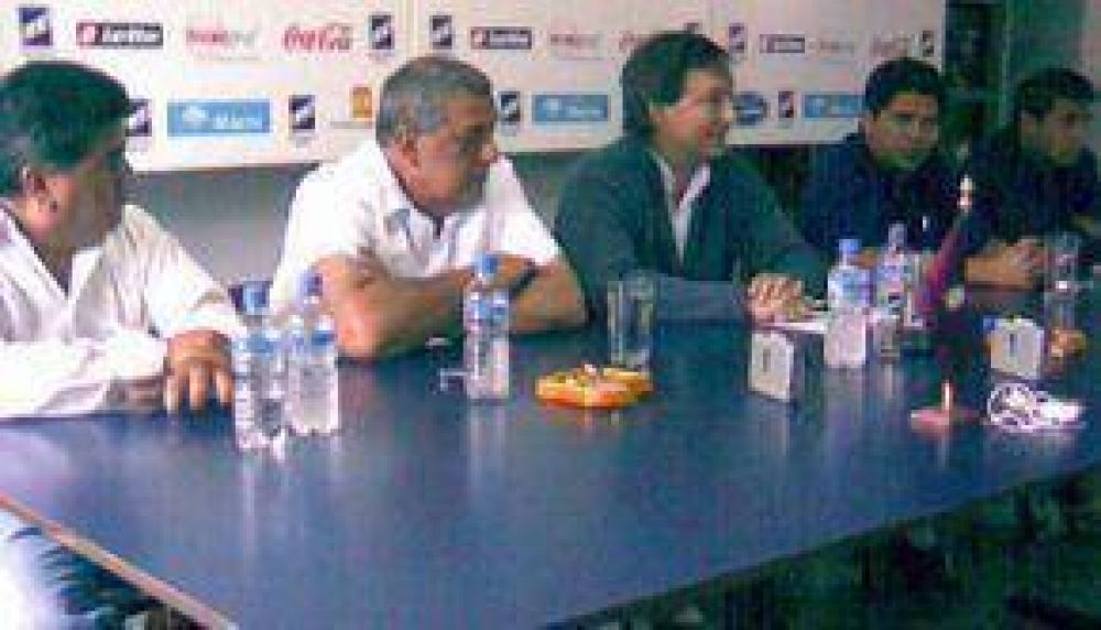 Daniel Isa se baj� y acus� a Romero de formar parte del "peronismo de ricos"