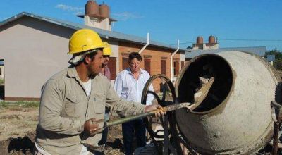 Peppo se comprometi� a terminar las viviendas de la SUTTACH