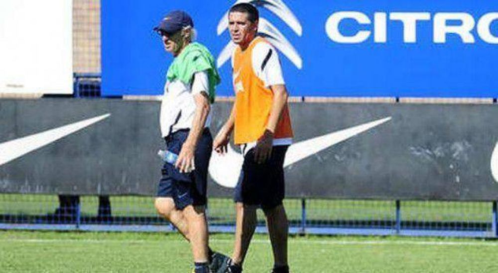 Riquelme ser�a titular ante Excursionistas, en Resistencia