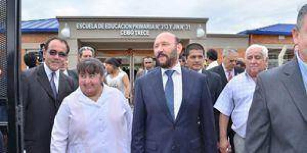 Insfr�n inaugur� varias escuelas