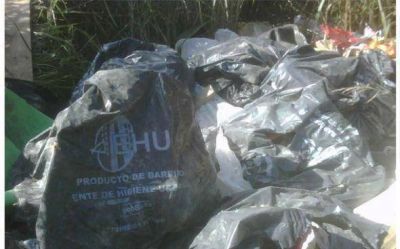 Denuncian que en #Derqui arrojaron basura proveniente de la Ciudad de Buenos Aires