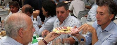Lavagna y el PRO negocian los lugares en la lista