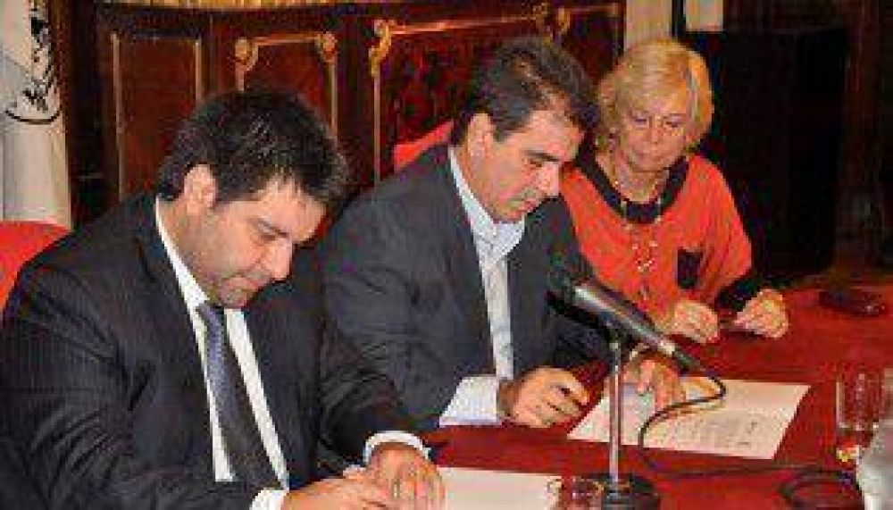 Crean Comisi�n de Turismo y Deporte rioplatense