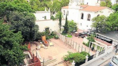El Gobierno defiende la obra que clausur� la Ciudad en el Cabildo