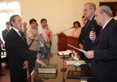 Bell�n ya es ministro de Producci�n